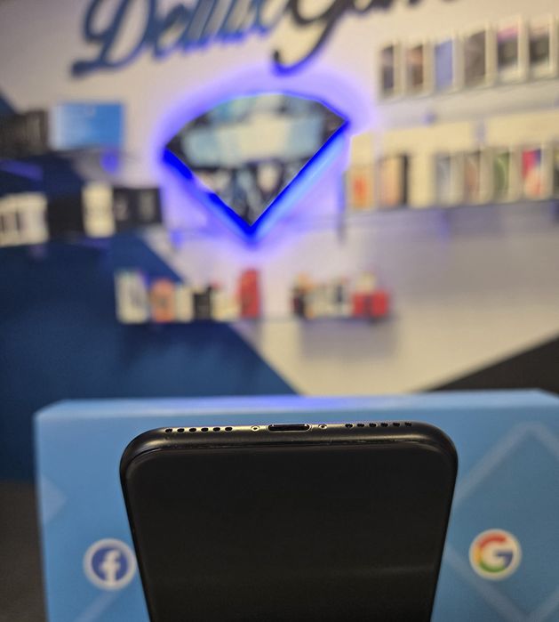 Iphone Se 2020 / Black / DeluxGSM