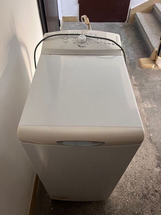Продавам пералня Whirlpool