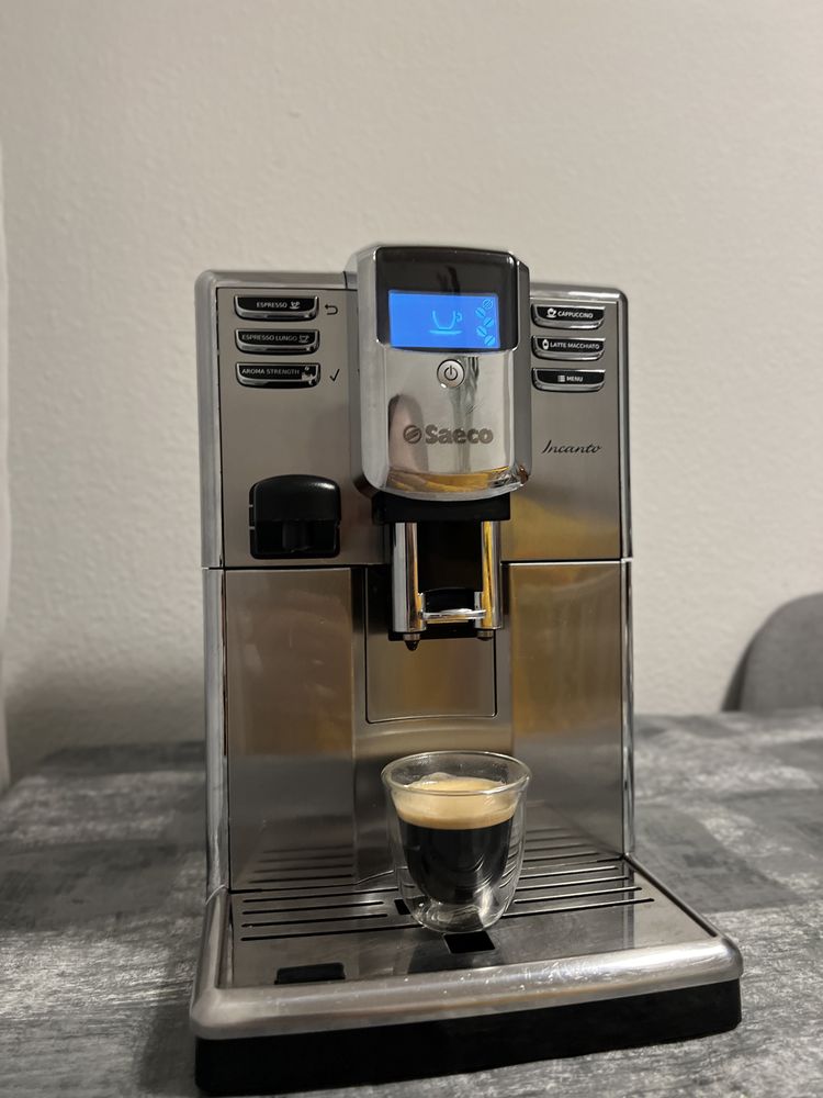 Vand Expresor/aparat de cafea Saeco Incanto Cappuccino