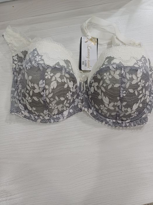 Янги Аёллар учун лифчик