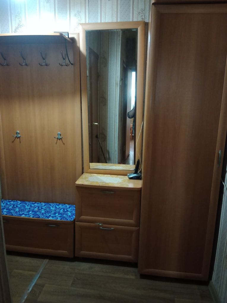Продам прихожую , самовывоз