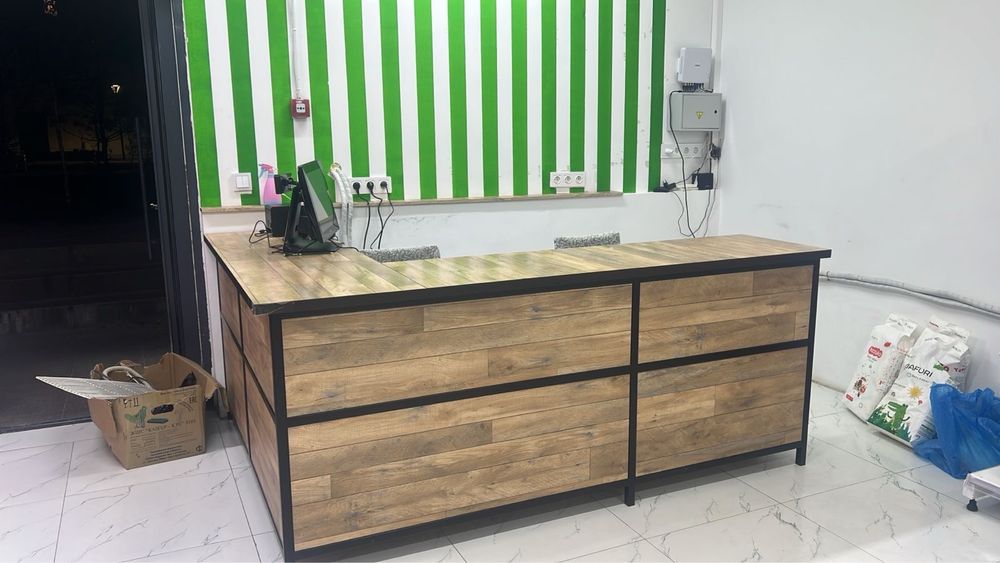 Продам стол кассовый