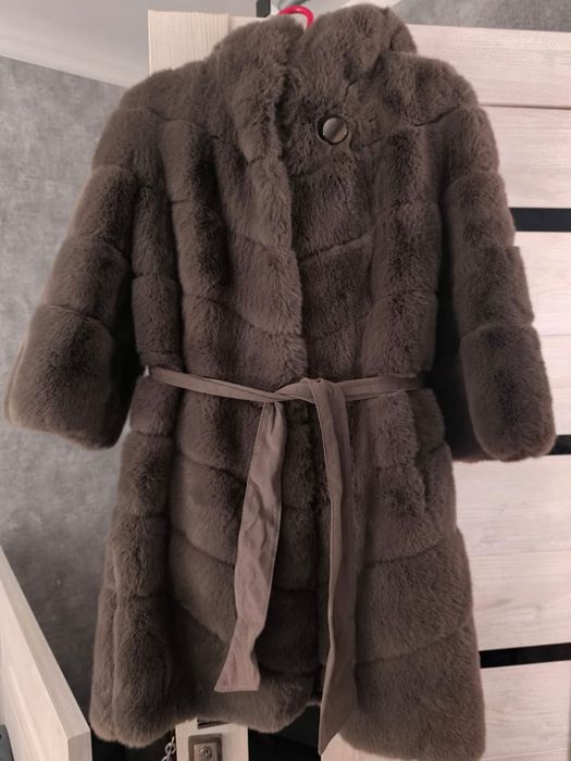 Продам шубку искусственную женскую