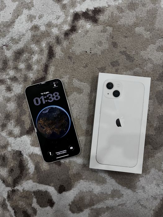 Apple iPhone 13, 256 GB, White.