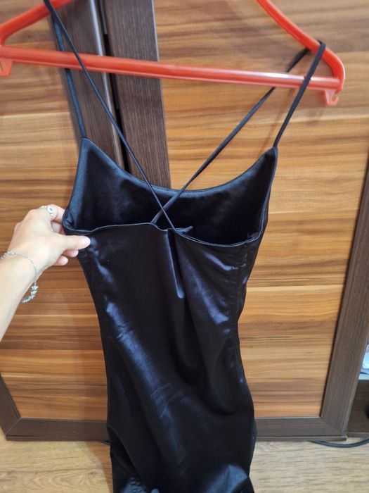 Стилна рокля на LOUCHE