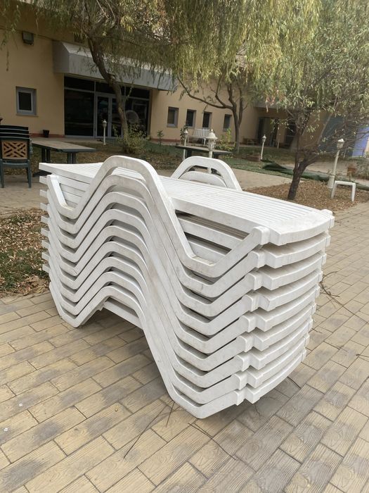 Лежаки для бассейна оптом