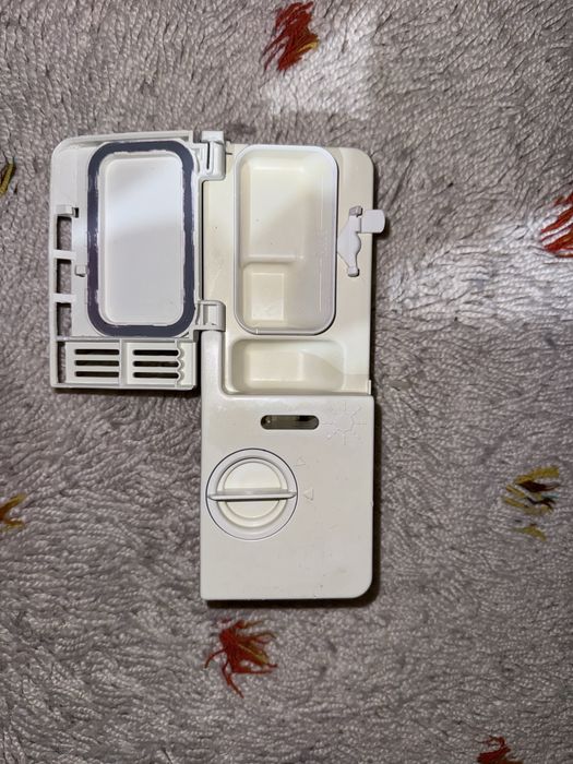 Дозатор за съдомиялна индезит