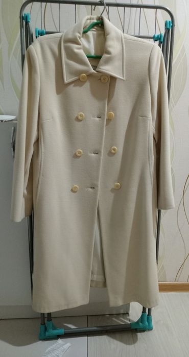 Продам пальто осеннее