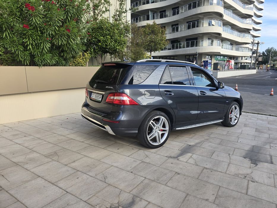 Vând Mercedes ML 350  full Amg