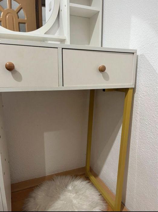 Masa de toaleta alba