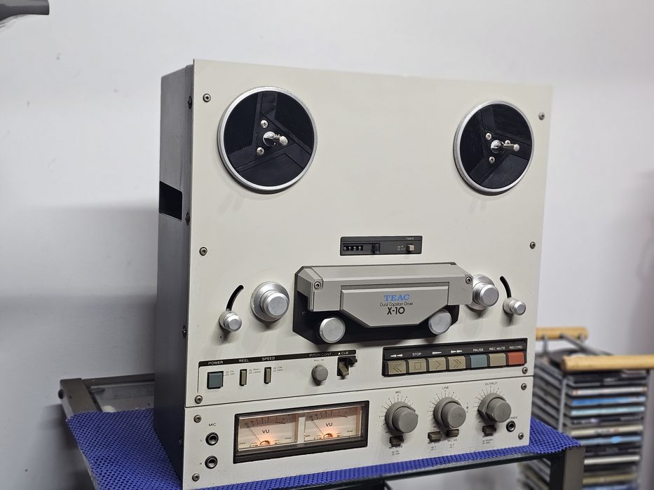 Magnetofon Teac X-10 cu capac de praf