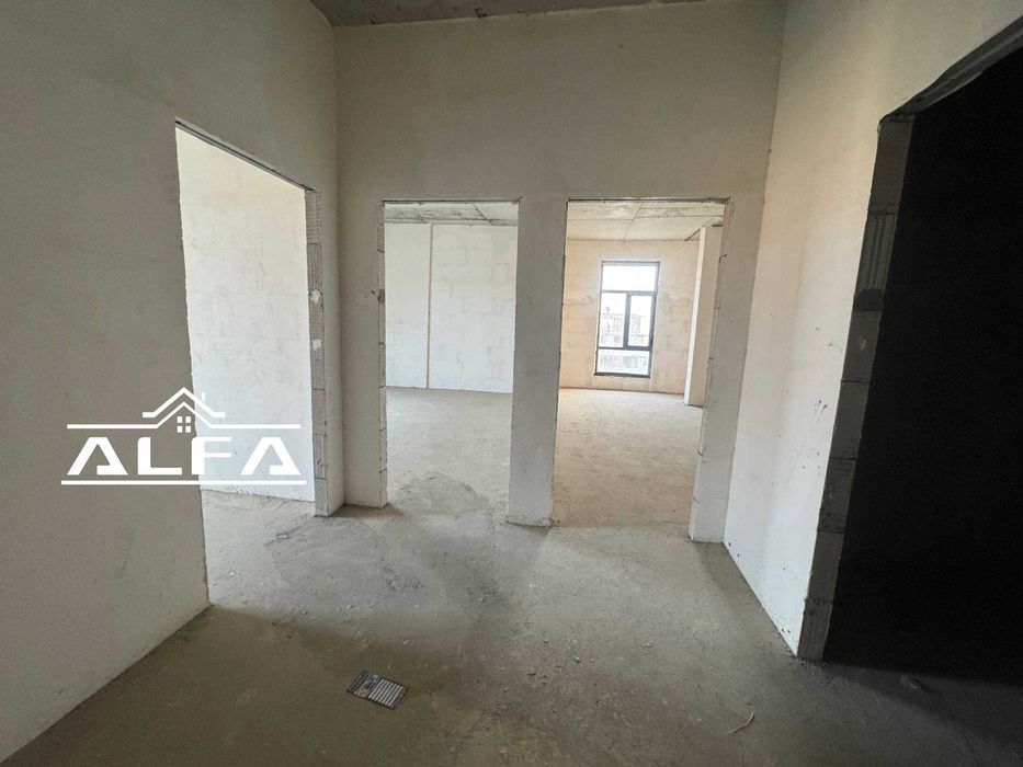 Buxoroda kvartira xonadon uy sotiladi 2 xonali .6 5 va 8 qavatlarda.