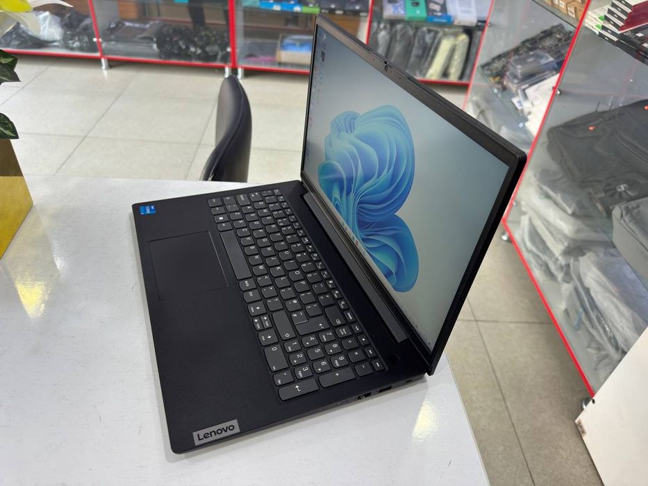 Lenovo i5-1135G7 8/256 SSD FHD IPS