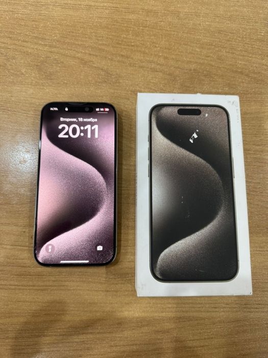 IPhone 15 pro natural titanium