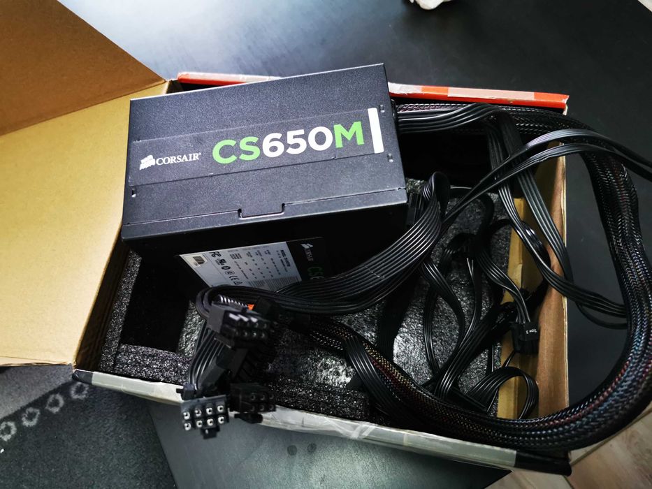 Sursa corsair 650w