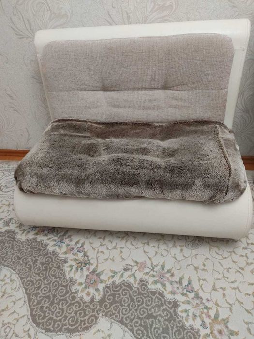 Продам мини диванчик классный, почти новый