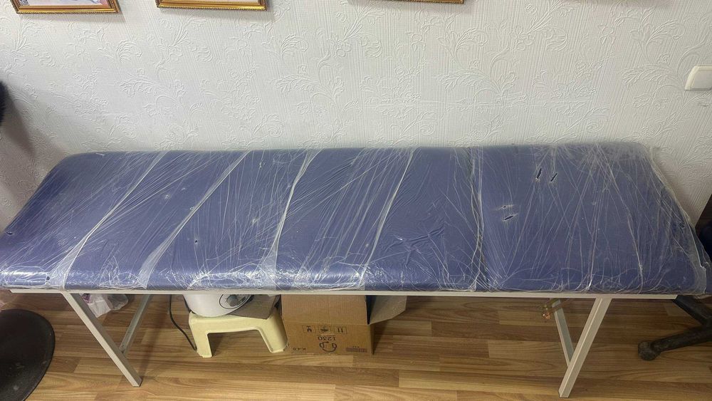 Массажний топчан и кушетка для салона