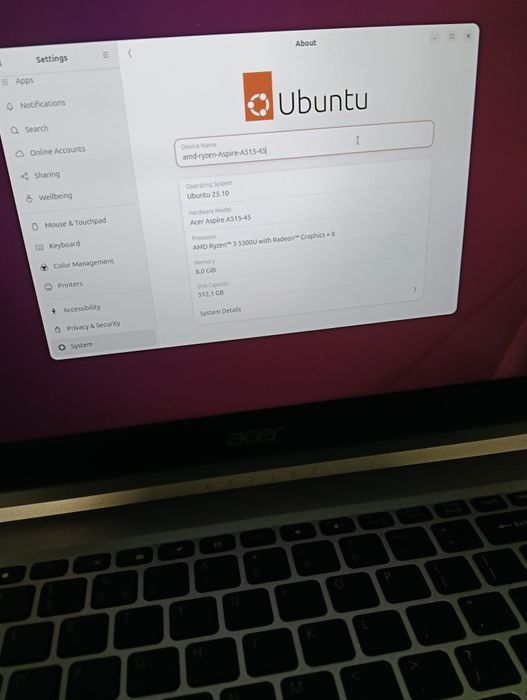 Vând f urgent laptop Acer