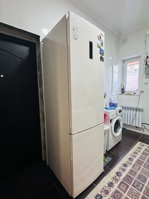 Продаю холодильник!