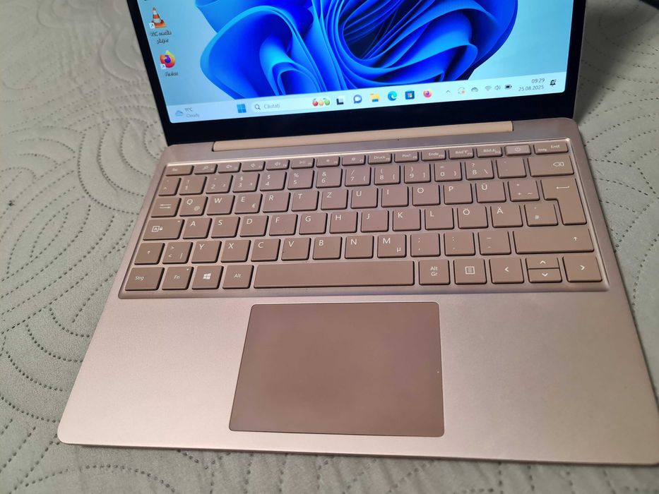 Microsoft Surface Laptop  generatia 10