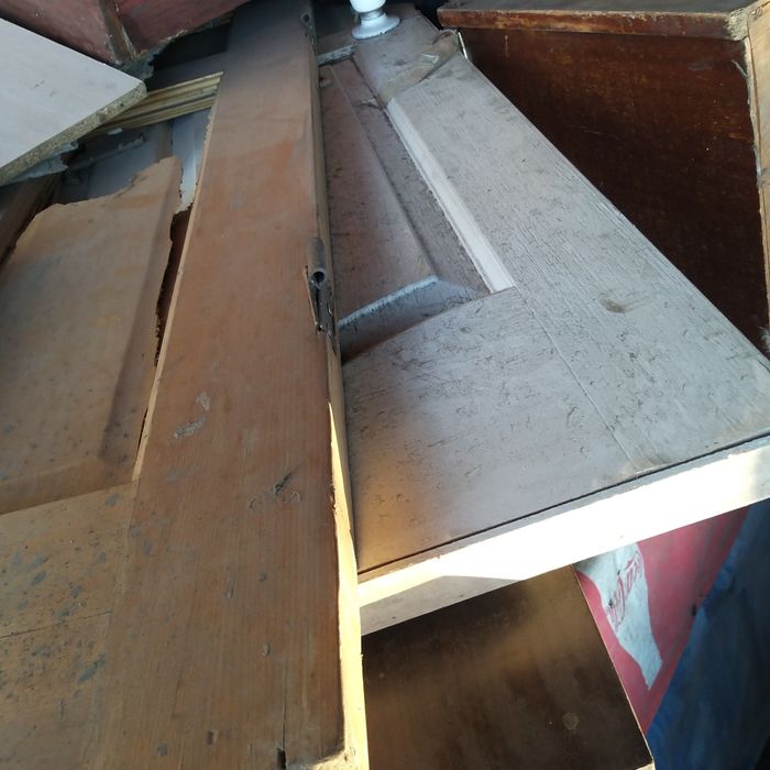 Продам двери деревянные б/у