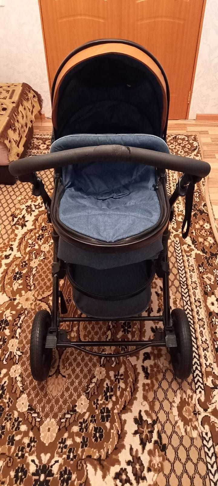 Продается детская прогулочная коляска