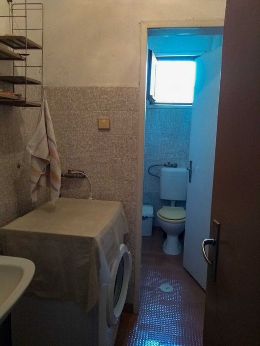 продавам етаж от къща