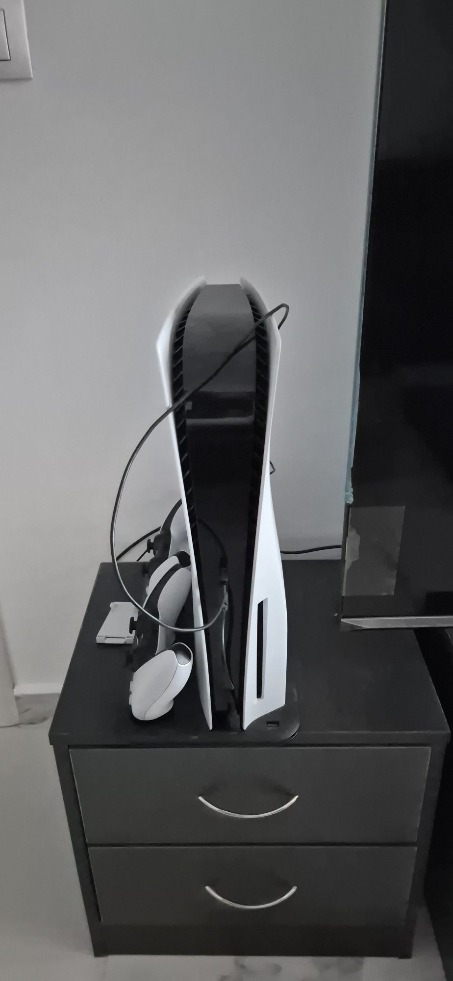Vând playstation 5 cu cd , 2 controller Bacau