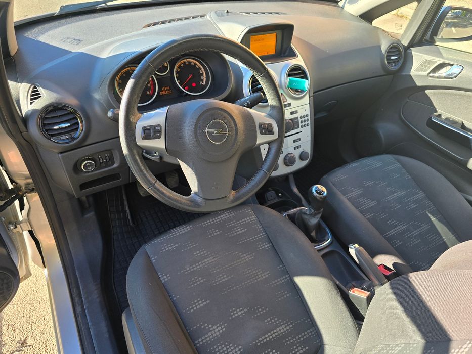 Vand Opel Corsa din 2011