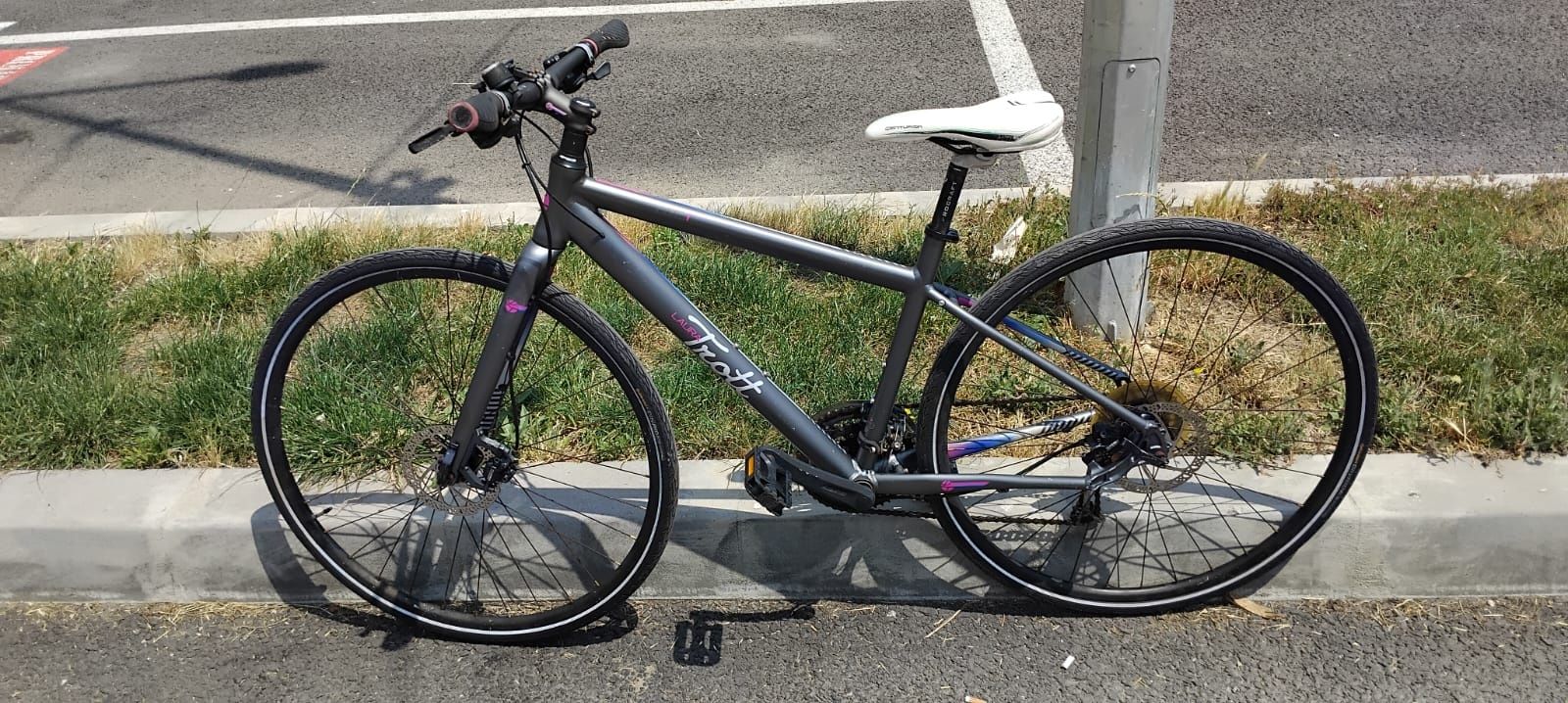 Bicicleta roti 28" gravel