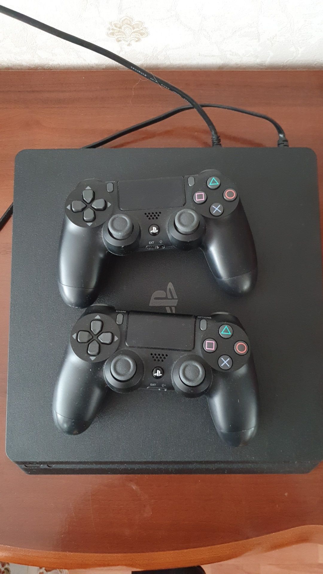 PS4 продам игровая приставка