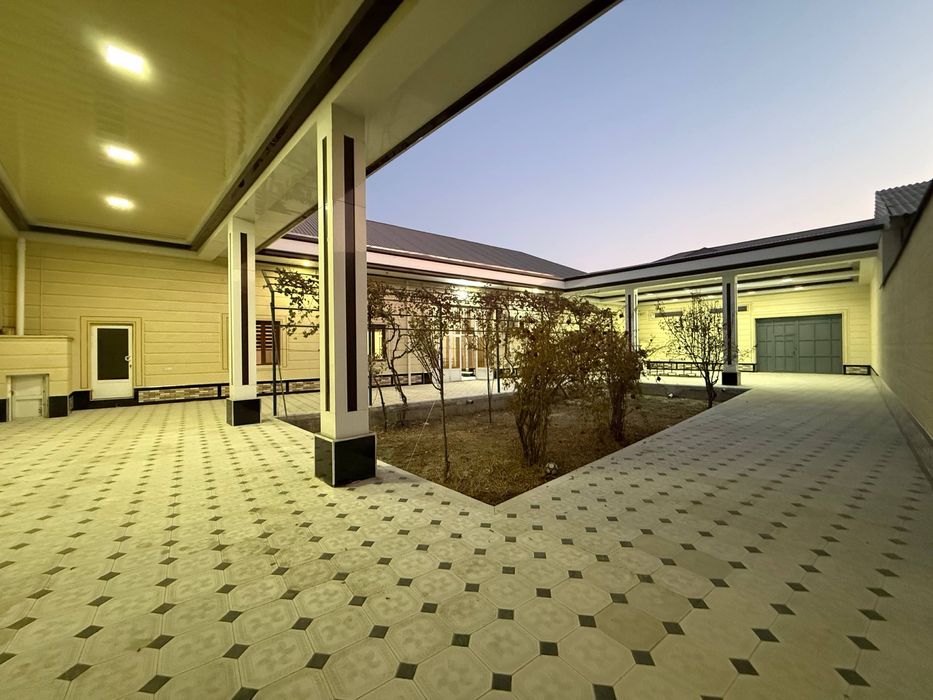 Карвон бозор оркасида жойлашган участка сотилади