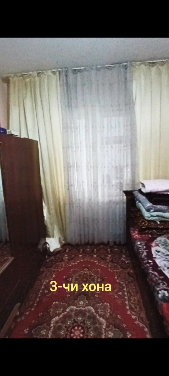 Фрунзе массивда 4 хоналик уй сотилади