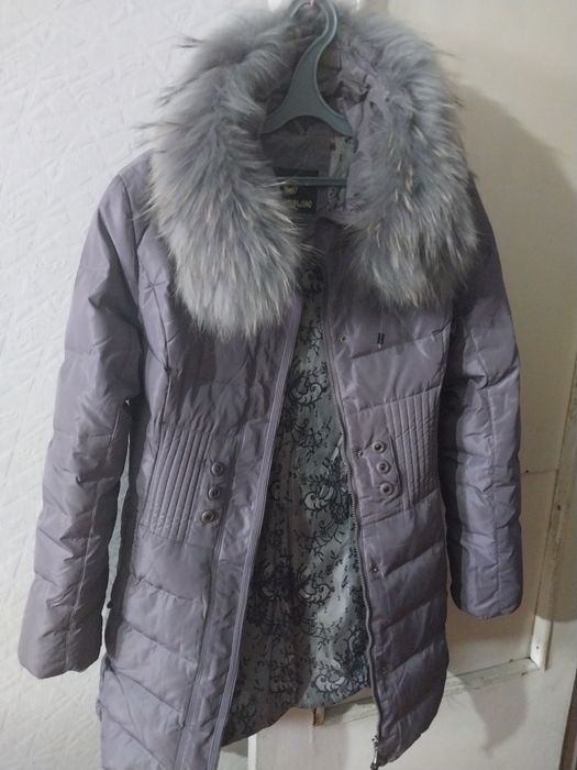 Продам пальто на девочку