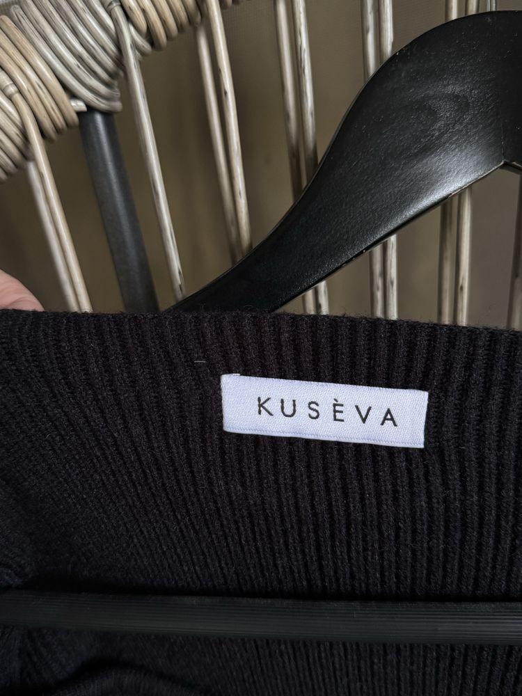 KUSEVA черна блуза