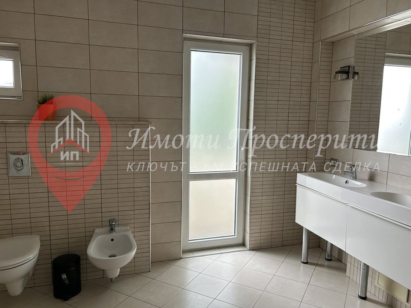 4-стаен в София-Център площ 190 цена 1500