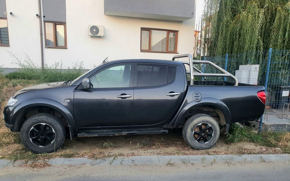 Mitsubishi KAOT L200 2.5D ,2011+Cauciucuri ca NOI offroad BFGoodrich