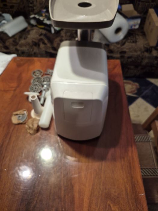 Mașina de tocat carne electrică