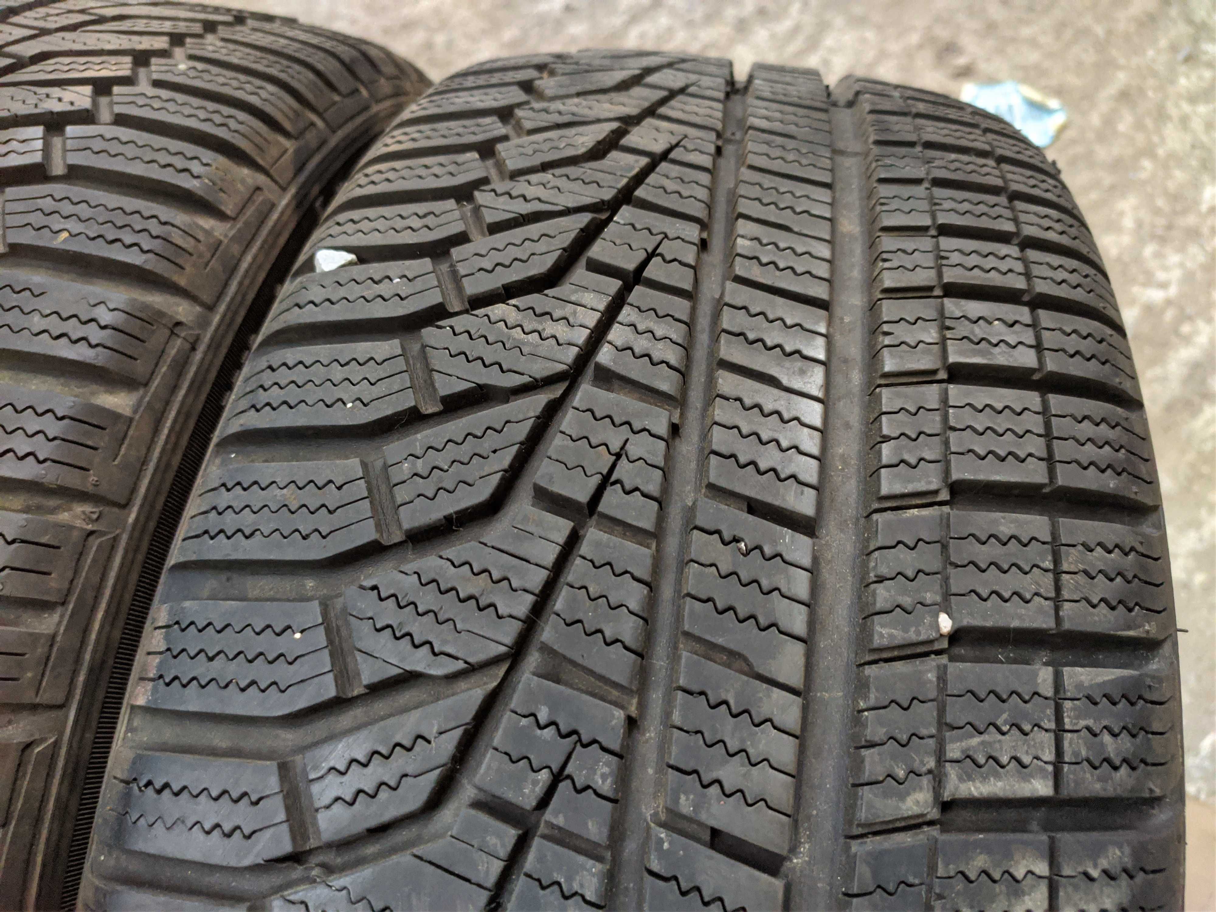 2бр Зимни гуми 215 45 16 - Hankook