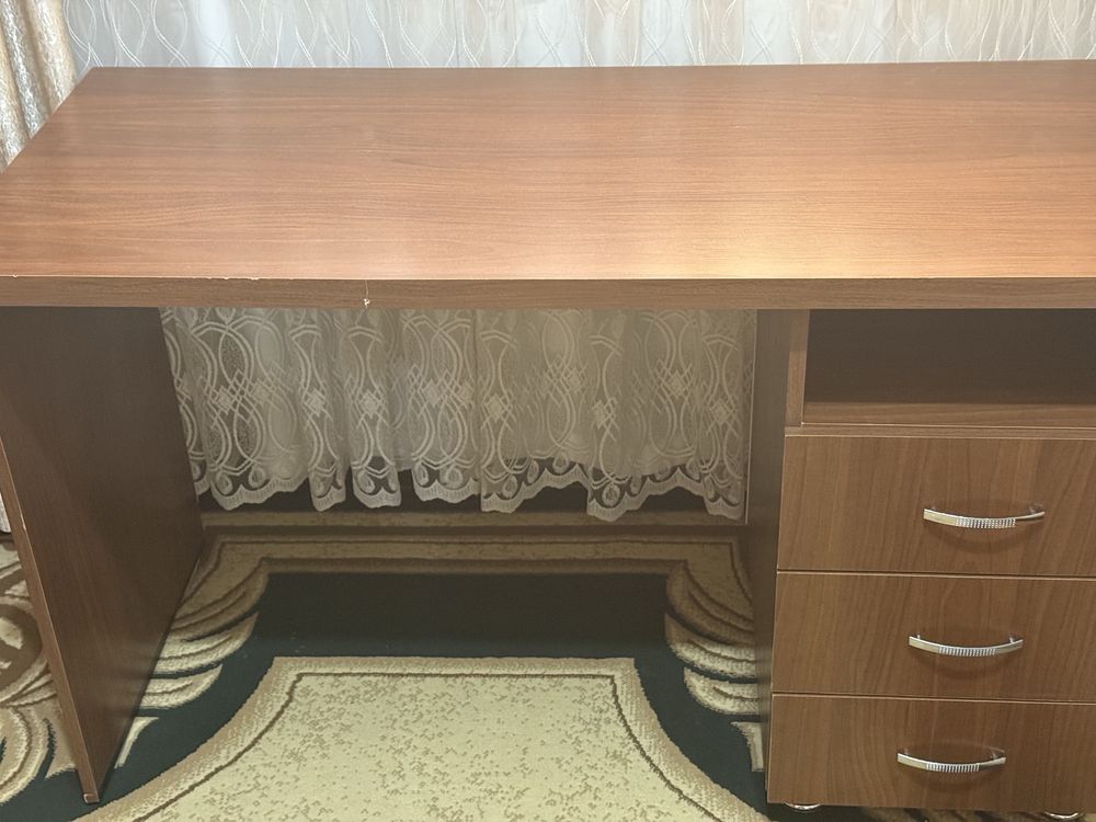 Стол с полками 125х55