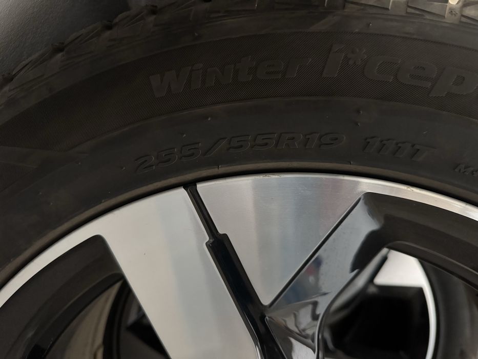 Диски с резиной zeekr R 19