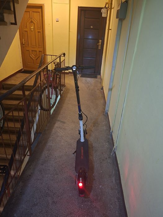 Trotinetă electrica aprilia