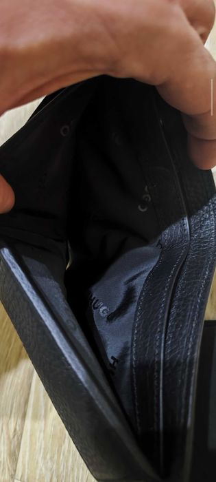 Чисто Ново и Оригинално Портмоне HUGO