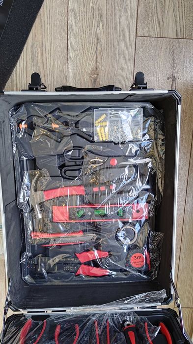 Куфар с инструменти 1200 части, гедоре, трсчотни ключове