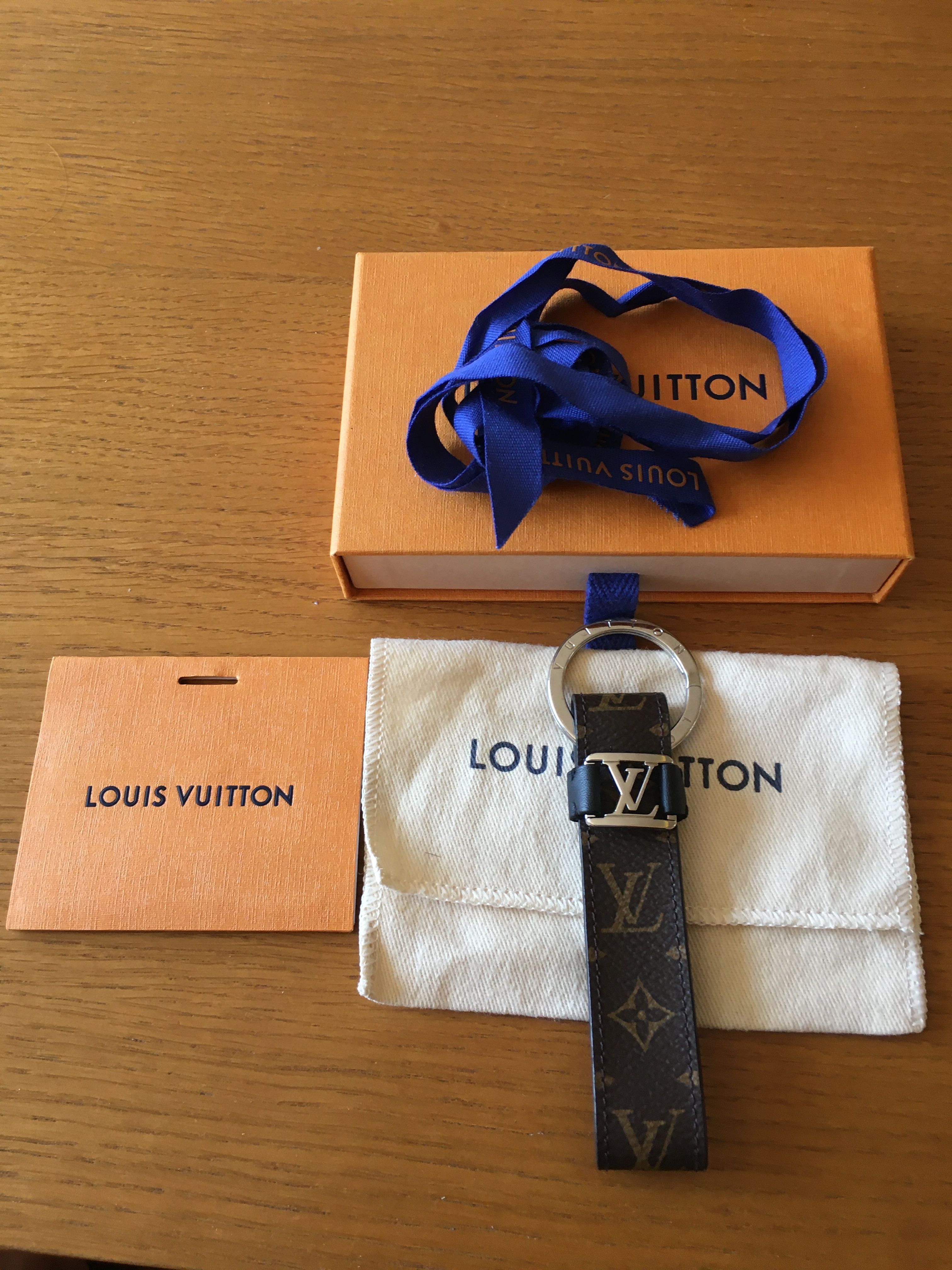 Louis Vuitton ключодържател