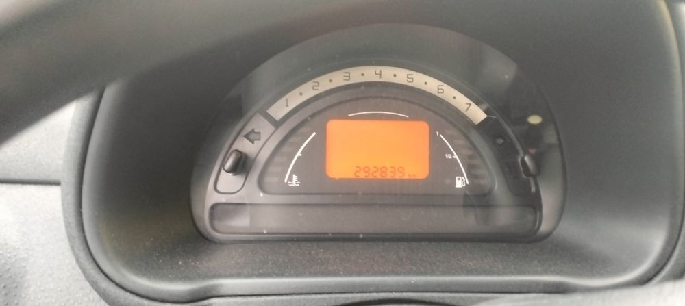 Vând Citroen  c2