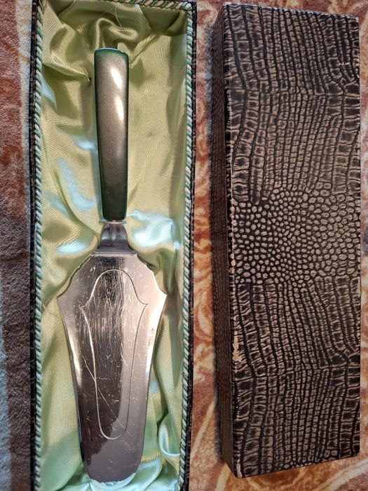 Прибори за сервиране