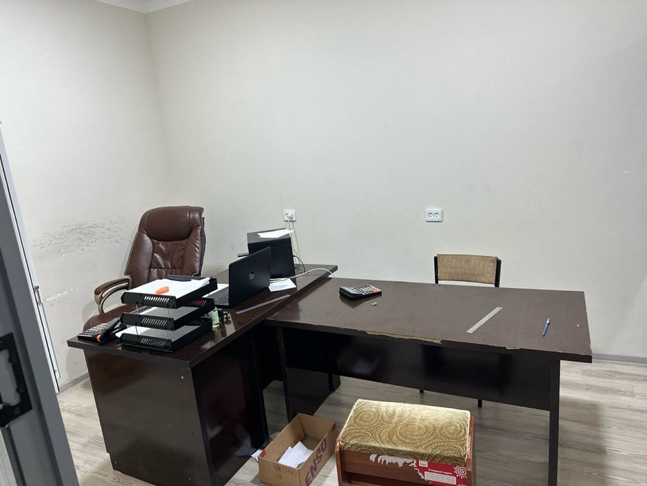 Продаётся здание, предназначенное для производства и бизнеса.”