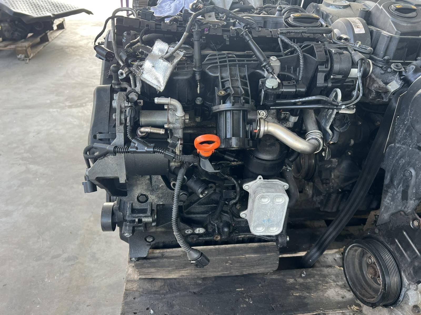 Двигател 1.6 105 кс TDI команреал код на мотора CAY 2010 g 1500 lv с ф