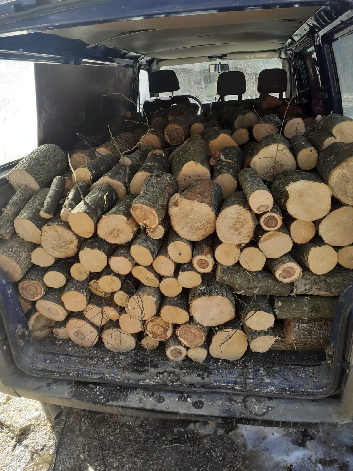 vând lemne de foc ca esență fag
